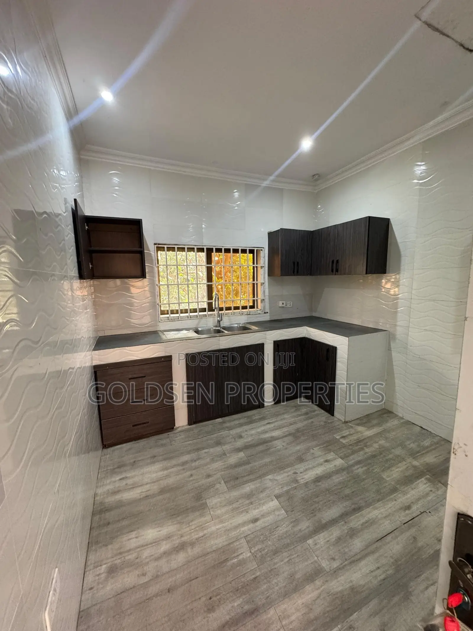 3bdrm Apartment in Mile 7 for rent