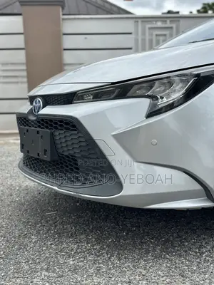 Toyota Corolla SE 2021 Silver
