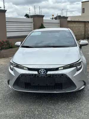 Toyota Corolla SE 2021 Silver