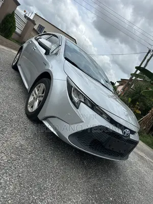 Toyota Corolla SE 2021 Silver