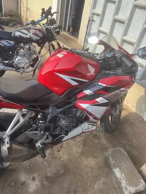 Honda CBR 2024 Red