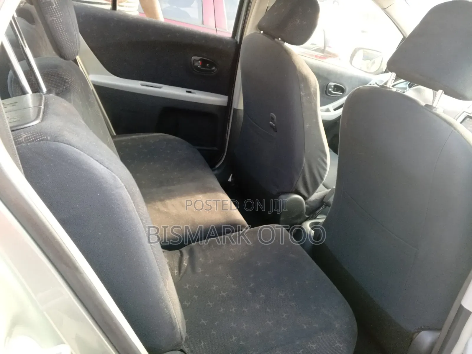 Toyota Vitz 1.3 FWD 5dr 2010 Gray