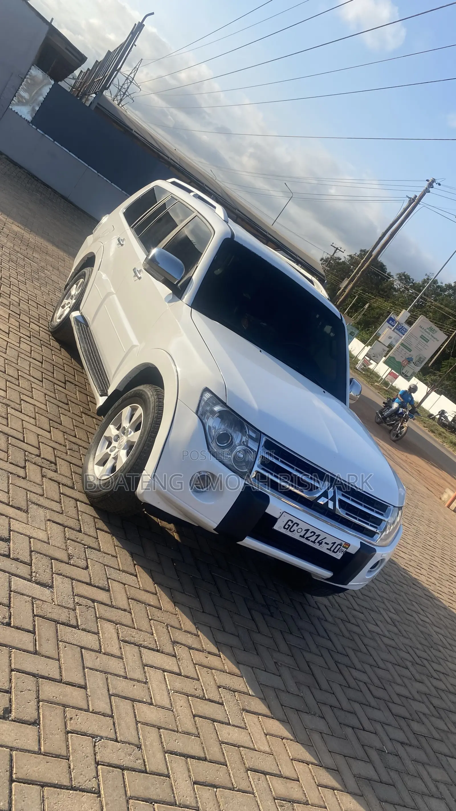 Mitsubishi Pajero 2010 White