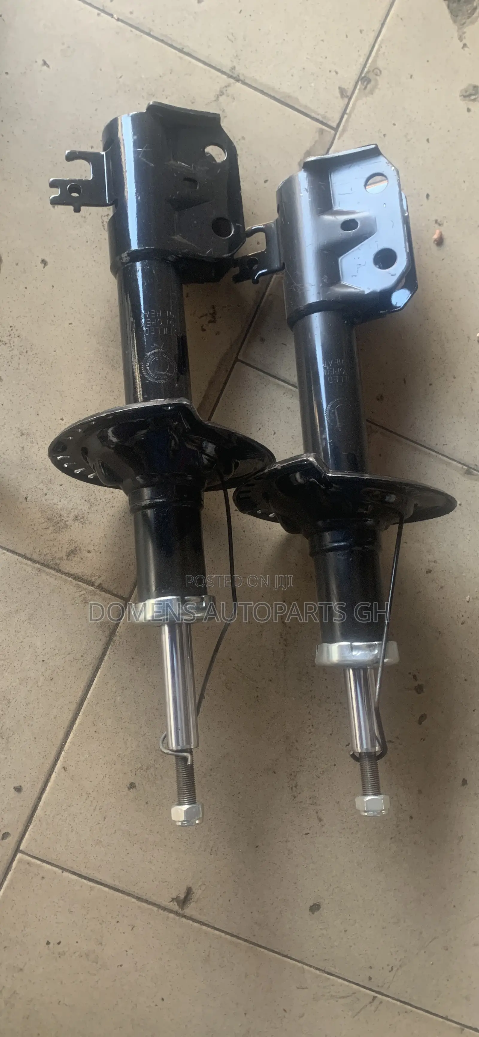 Pair of Front Shock Absorbers / Struts (Left Right)- KYB/ Hyundai