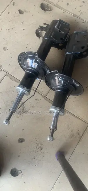 Pair of Front Shock Absorbers / Struts (Left Right)- KYB/ Hyundai