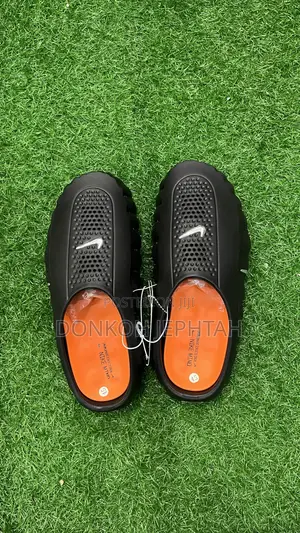 Nike Slippers (Crocs)