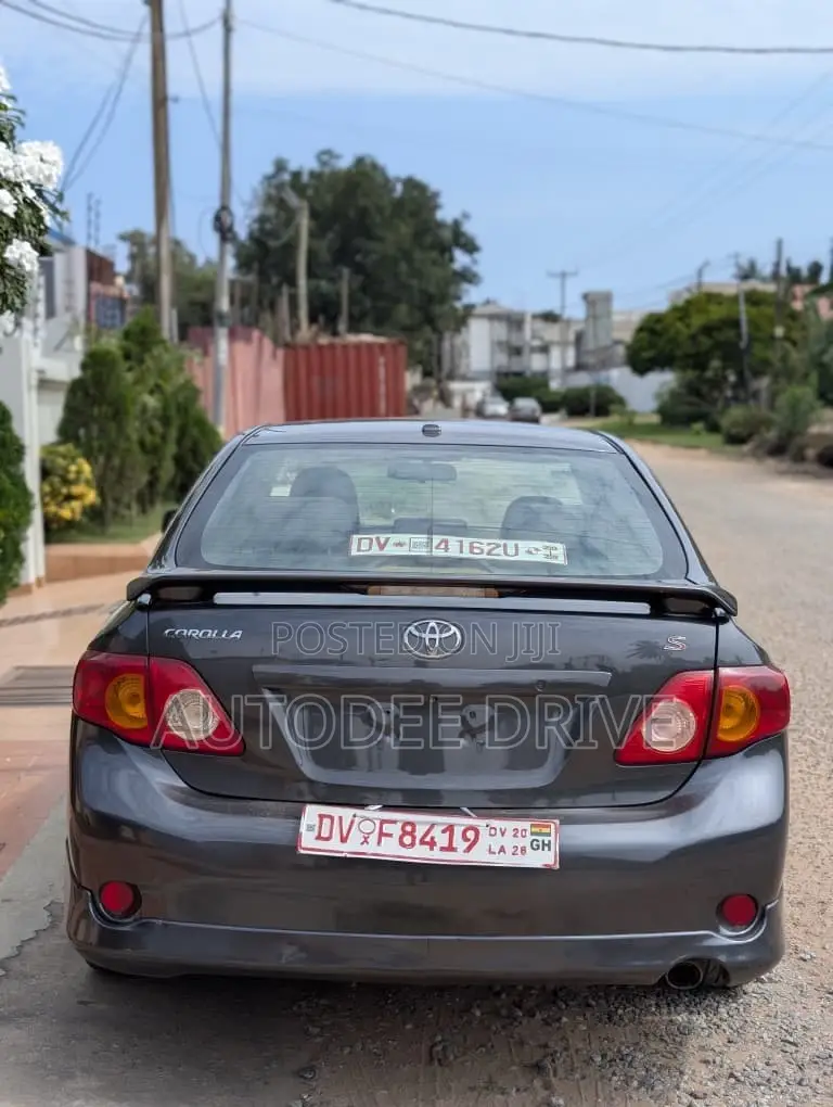 Toyota Corolla 2009 Gray