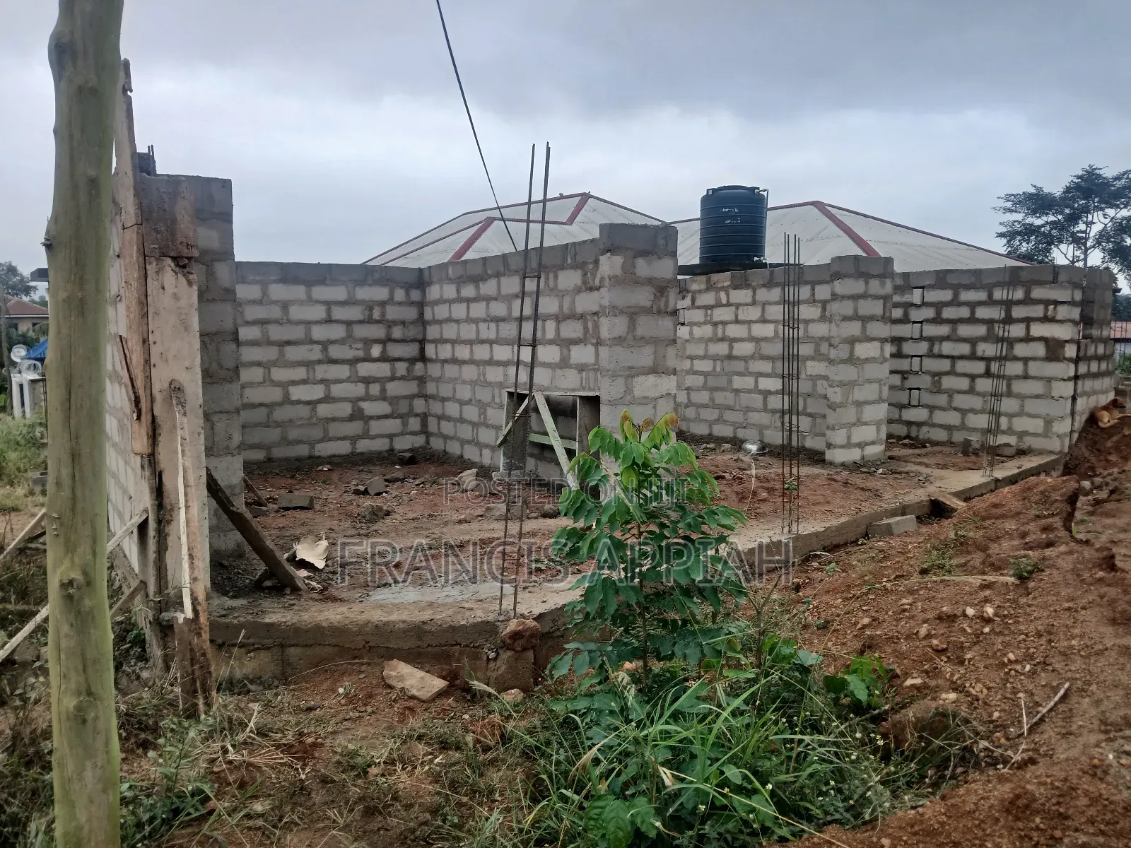 4bdrm House in Owner, Nsawam Adoagyiri Municipal for sale