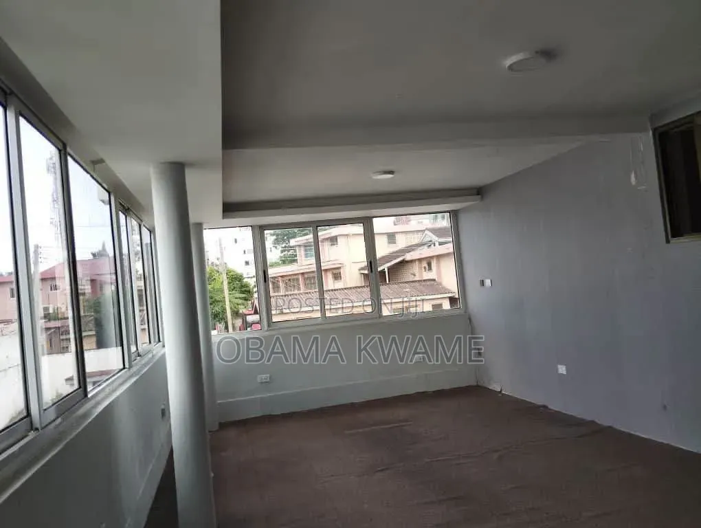 6bdrm House in Laryea Homes, Airport Residential Area for rent