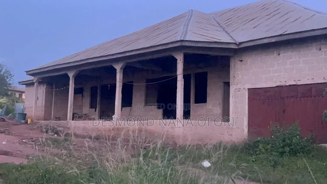 6bdrm House in Kumasi Metropolitan for sale