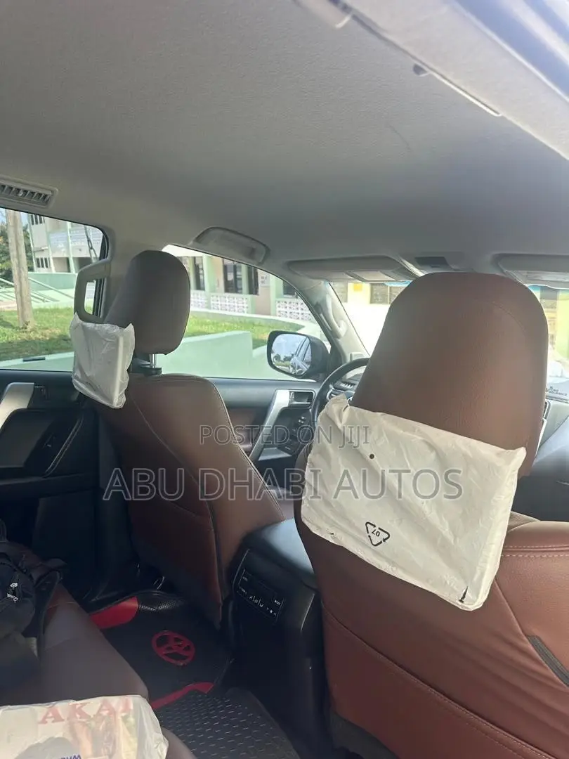 Toyota Land Cruiser Prado 2.7 2022 Black