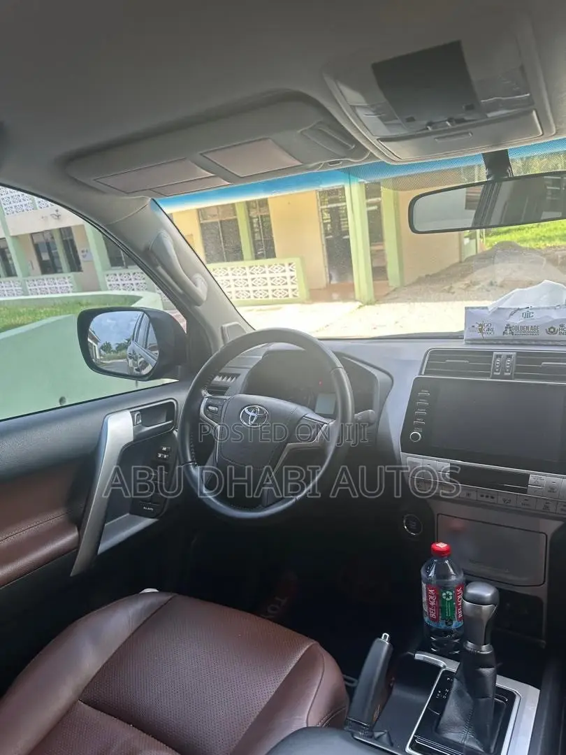 Toyota Land Cruiser Prado 2.7 2022 Black