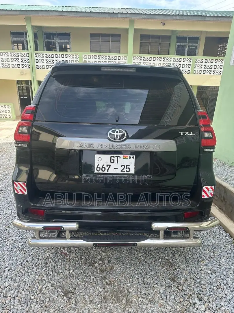 Toyota Land Cruiser Prado 2.7 2022 Black