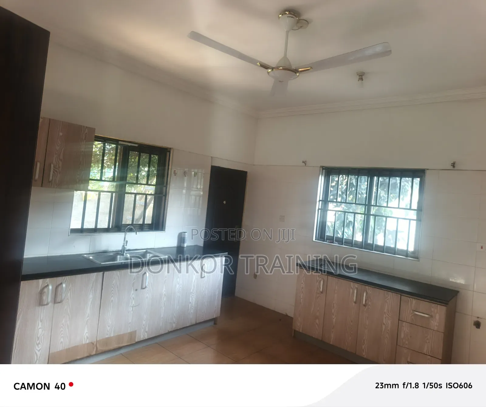 Furnished 3bdrm House in Redrow Estate, School Junction for rent