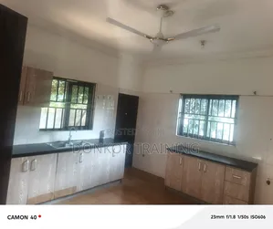 Furnished 3bdrm House in Redrow Estate, School Junction for rent