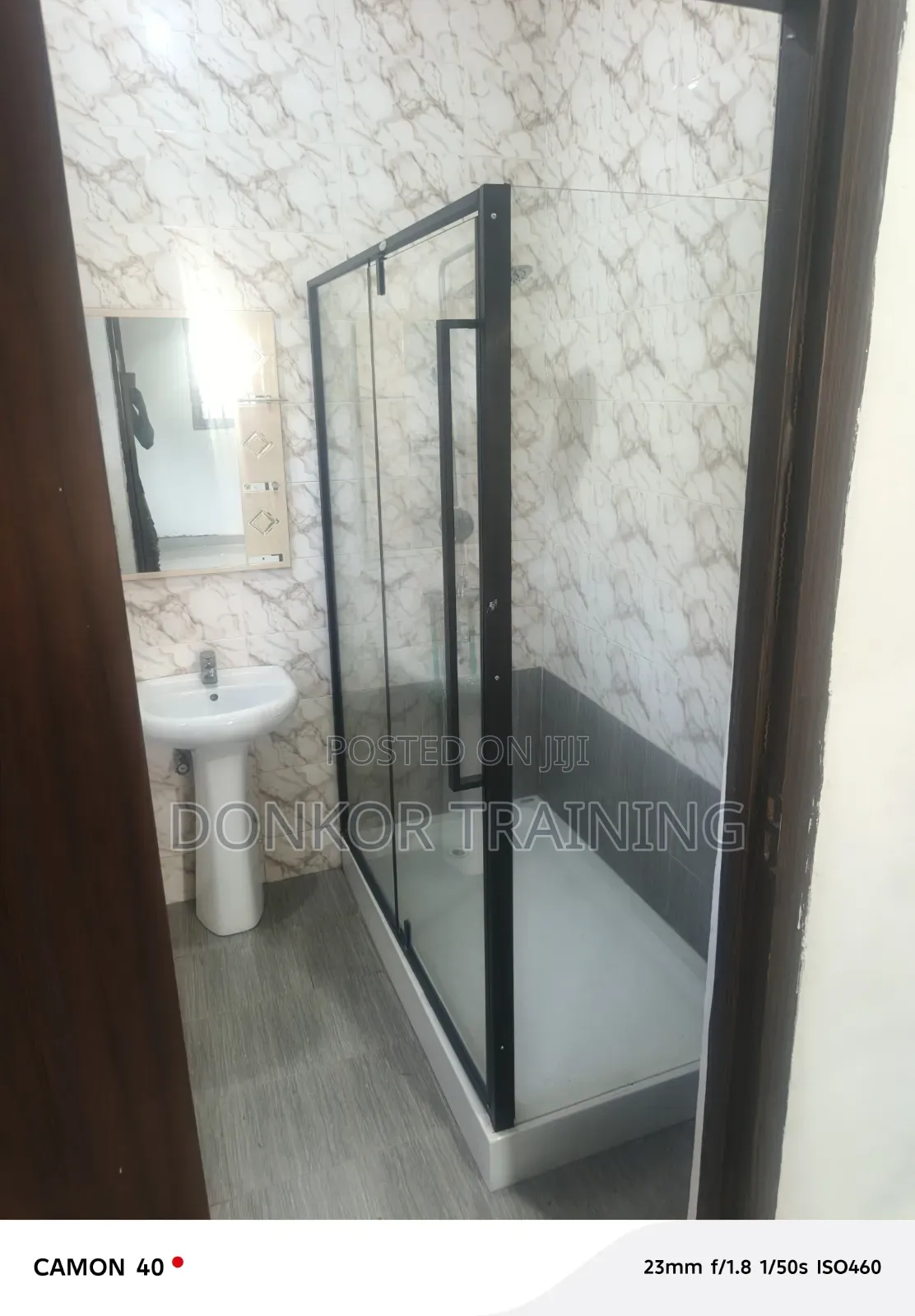 Furnished 3bdrm House in Redrow Estate, School Junction for rent