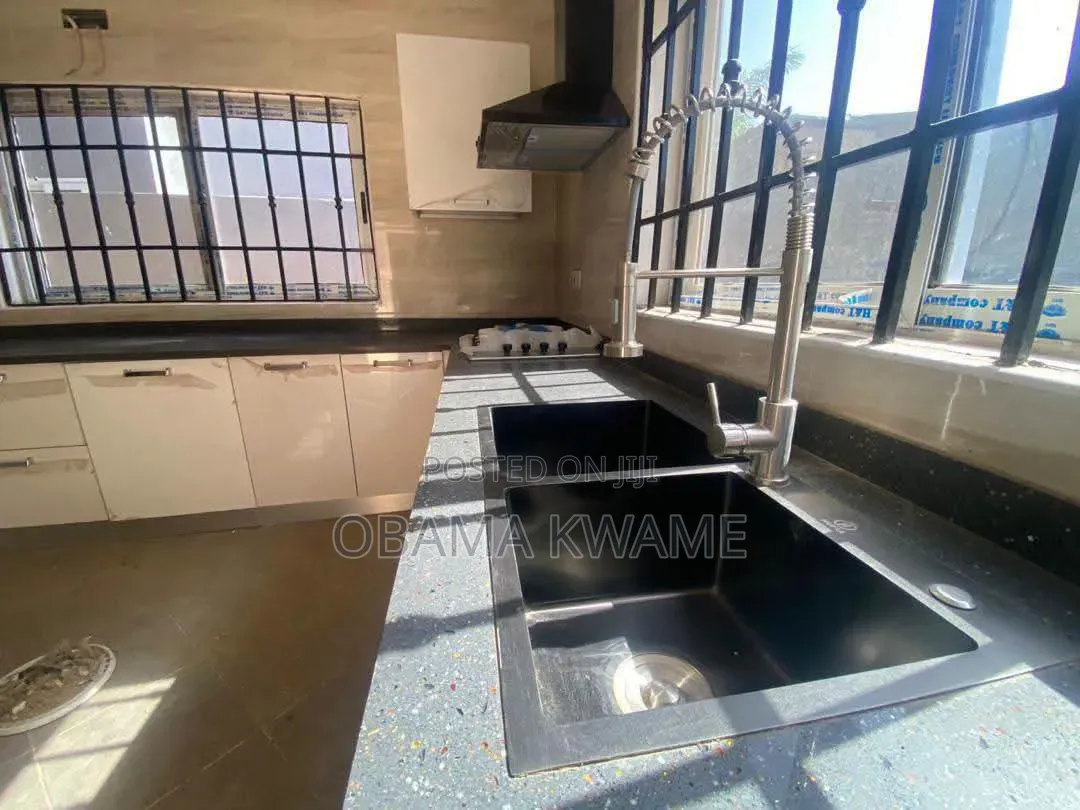 4bdrm House in Laryea Homes, School Junction for rent