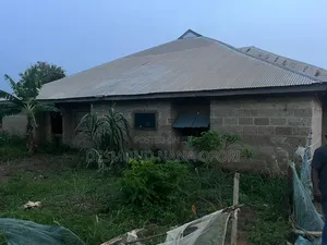 6bdrm House in Kumasi Metropolitan for sale