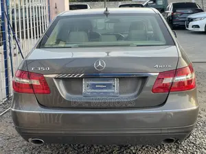Mercedes-Benz E350 Base 4dr Sedan RWD (3.5L 6cyl 7A) 2010 Gold