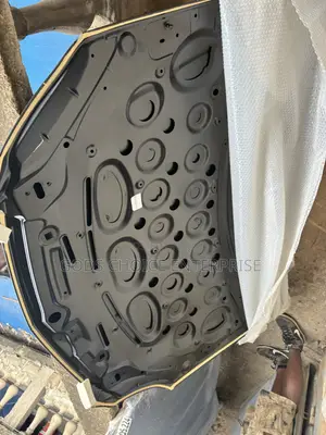 Bonnet C250 (W204) Aluminum 2011-2010-2011