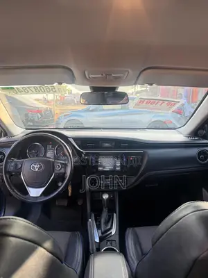 Toyota Corolla SE 4dr Sedan (1.8L 4cyl CVT) 2017 Gray