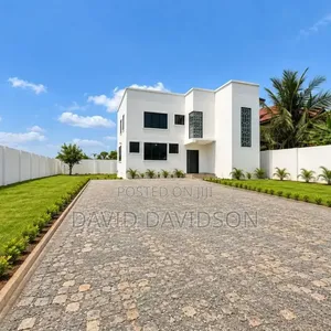 5bdrm House in Modern 5 Bedroom, Tema Metropolitan for sale