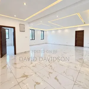 5bdrm House in Modern 5 Bedroom, Tema Metropolitan for sale