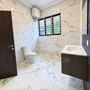 5bdrm House in Modern 5 Bedroom, Tema Metropolitan for sale