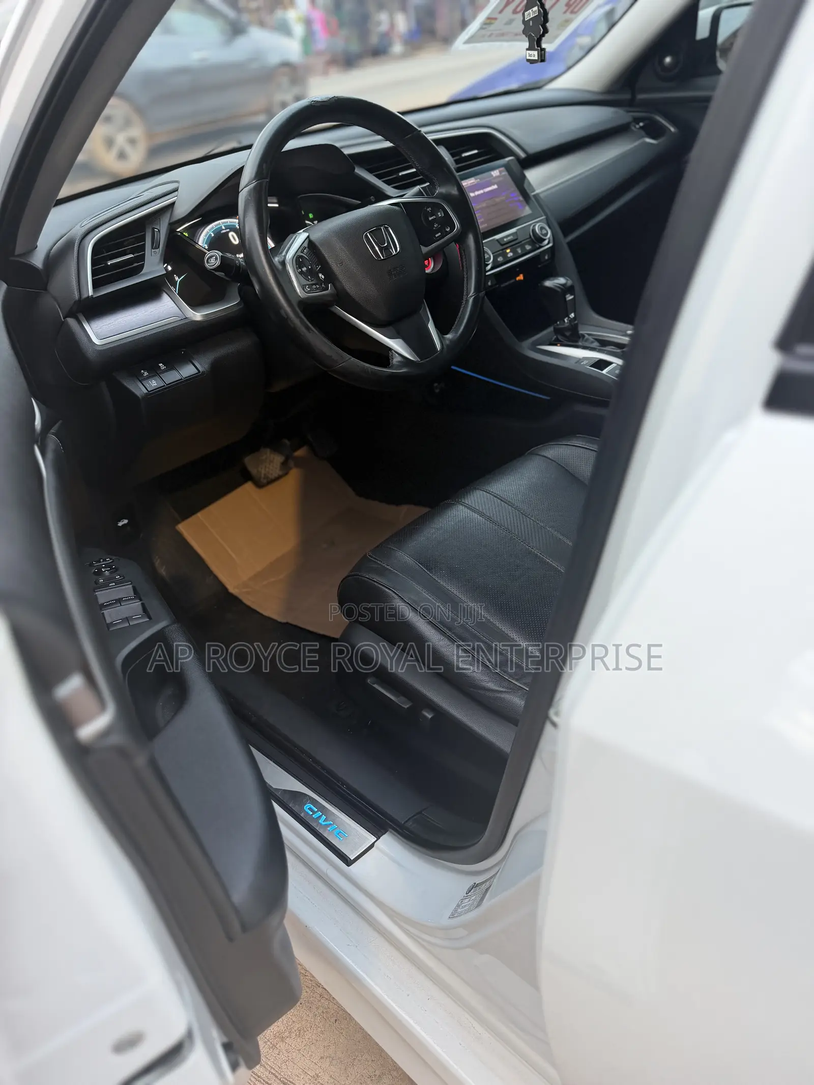 Honda Civic Touring 4dr Sedan (1.5L 4cyl) 2017 White