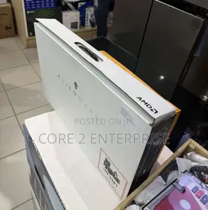 New Laptop Alienware M15 R7 32GB AMD Ryzen 7 SSD 1T