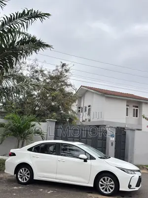 Toyota Corolla XSE 2023 White
