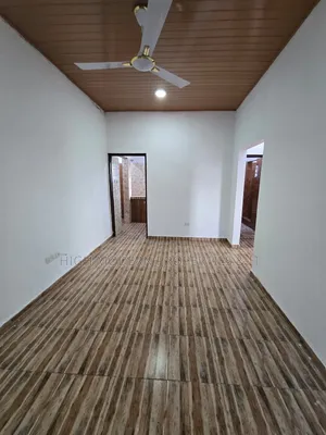 2bdrm Apartment in Paris Villa, New Town for rent