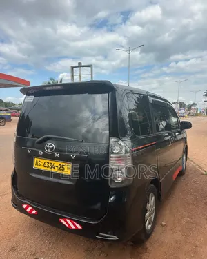 Toyota Voxy X 2WD 8-Seater 2013 Black