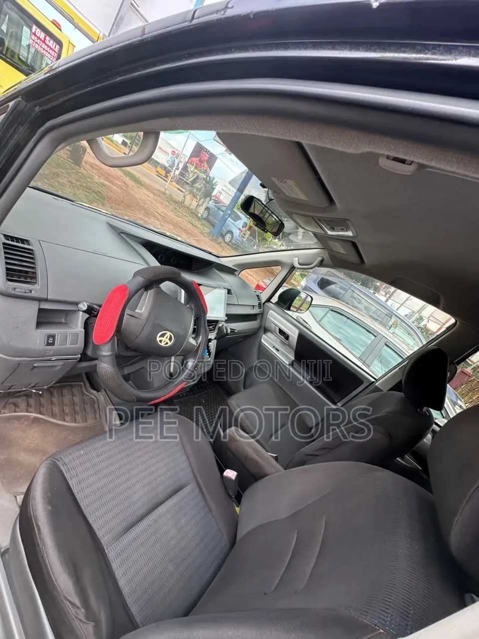 Toyota Voxy X 2WD 8-Seater 2013 Black
