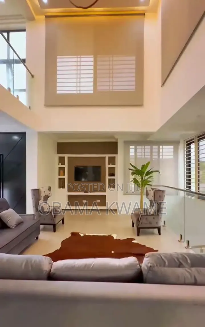 6bdrm Mansion in Laryea Homes, Aburi for sale