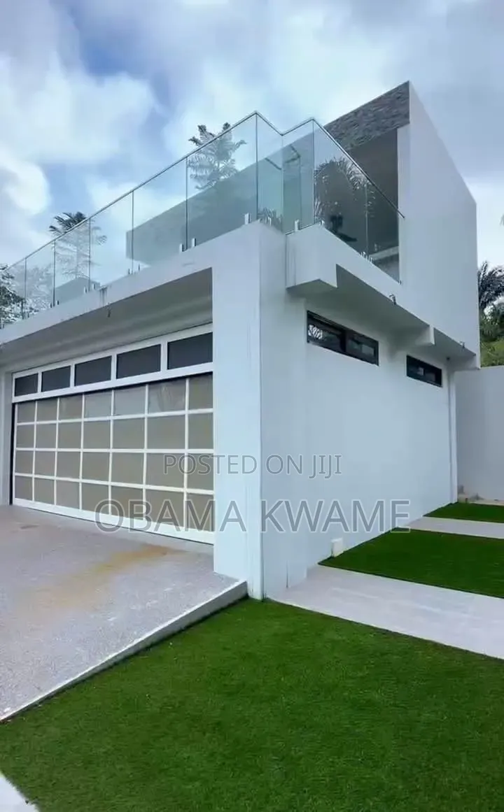 6bdrm Mansion in Laryea Homes, Aburi for sale