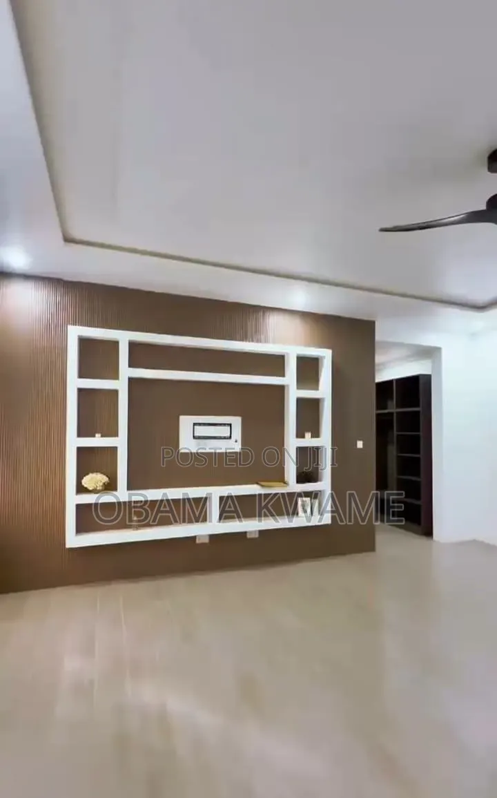 6bdrm Mansion in Laryea Homes, Aburi for sale
