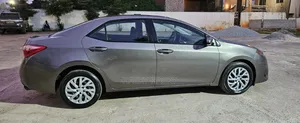 Toyota Corolla LE (1.8L 4cyl 2A) 2018 Brown