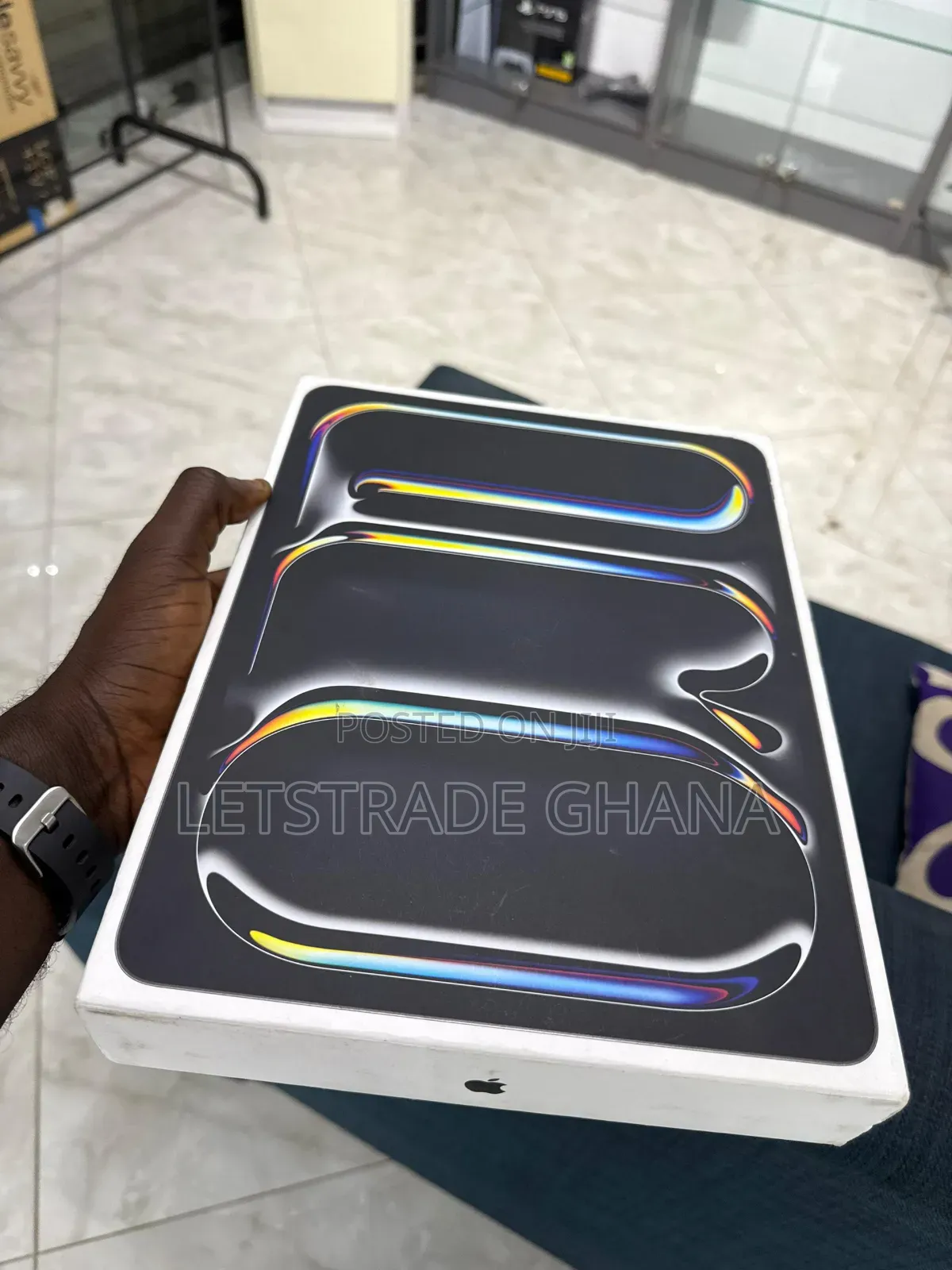 New Apple iPad Pro 13 (2025) 256 GB Black