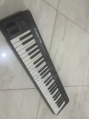 Alesis Q49 Midi Keyboard Controller