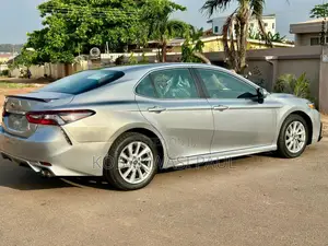 Toyota Camry SE 2023 Silver