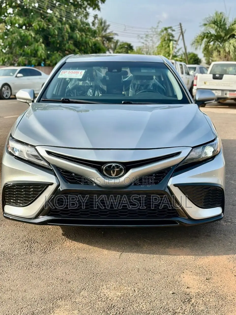 Toyota Camry SE 2023 Silver