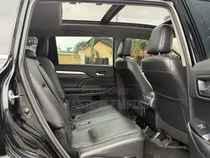 Toyota Highlander XLE V6 4x4 (3.5L 6cyl 6A) 2016 Black