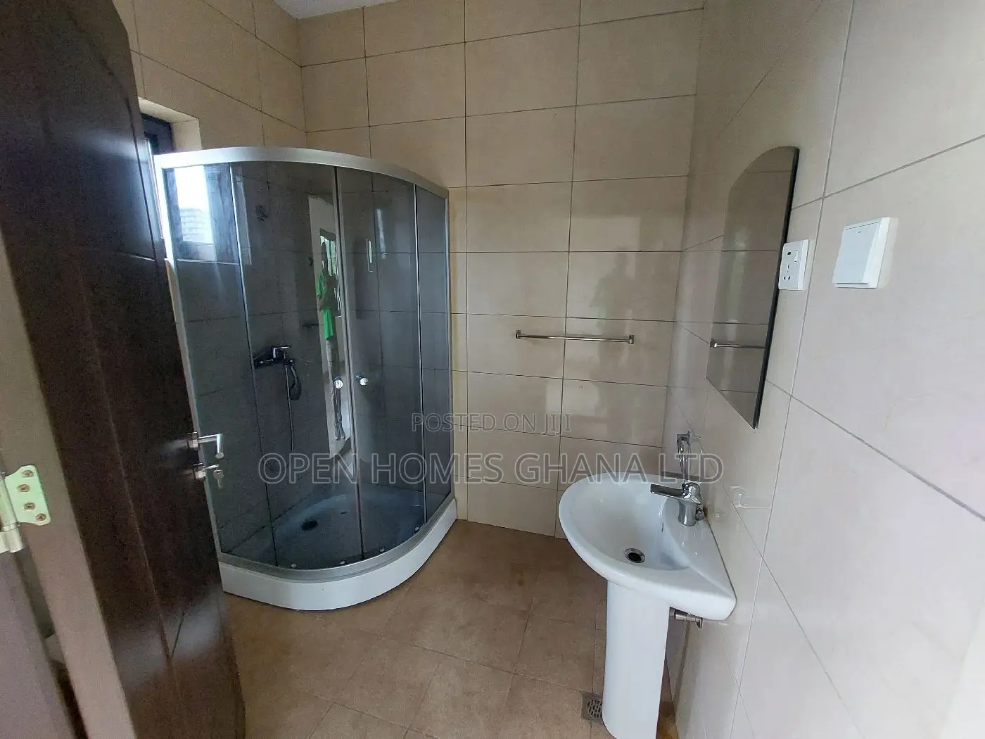 Office Building for Rent in Airport Residential Area