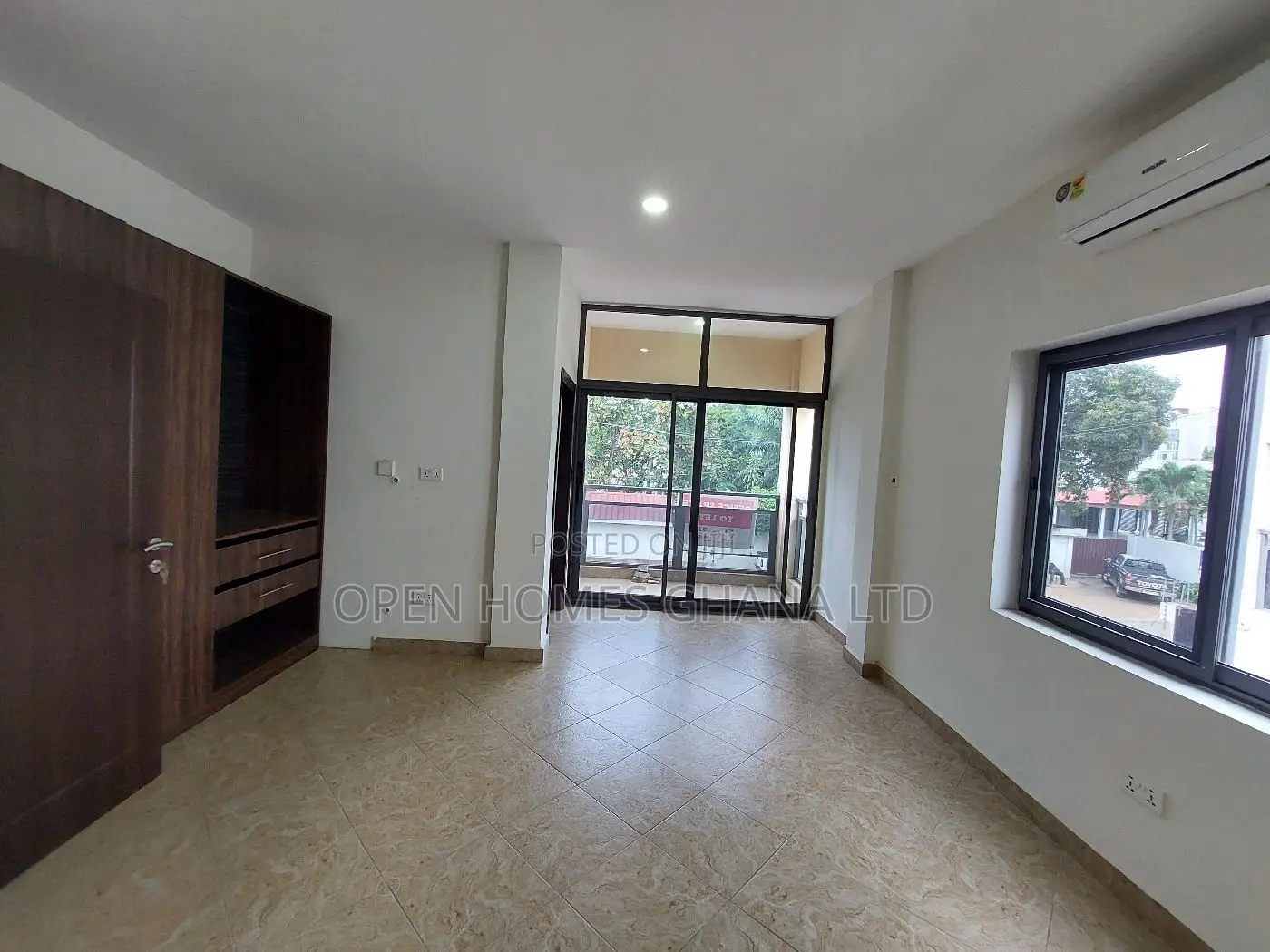 Office Building for Rent in Airport Residential Area