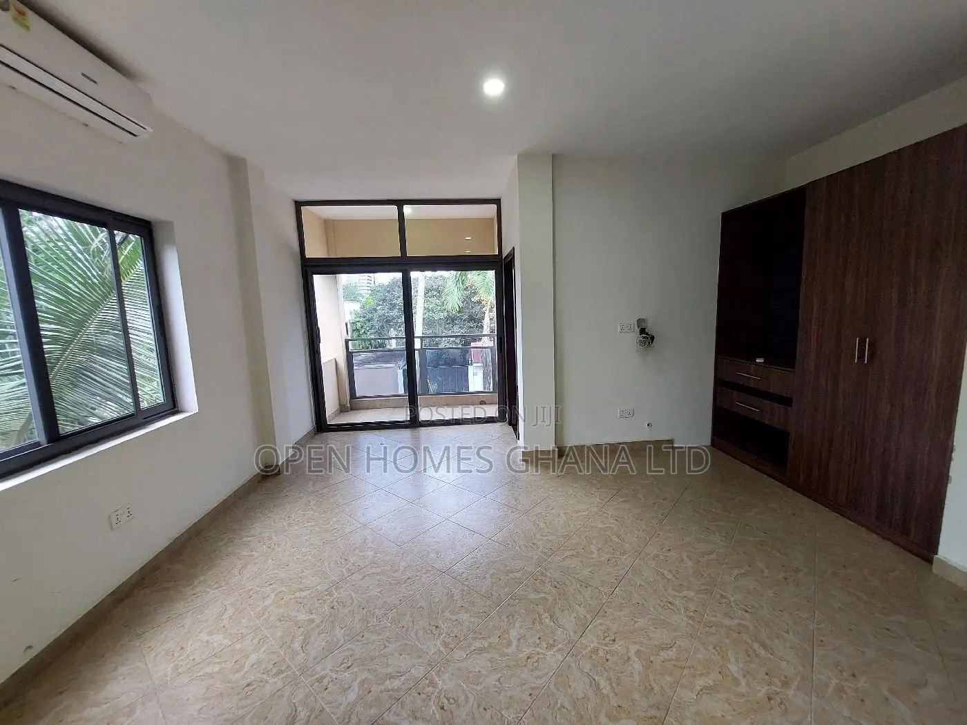 Office Building for Rent in Airport Residential Area