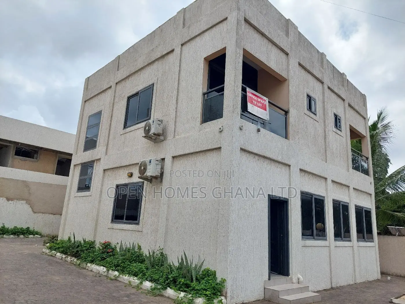 Office Building for Rent in Airport Residential Area