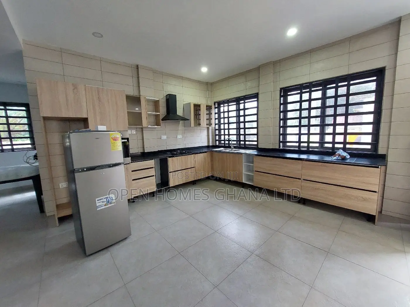 Office Building for Rent in Airport Residential Area