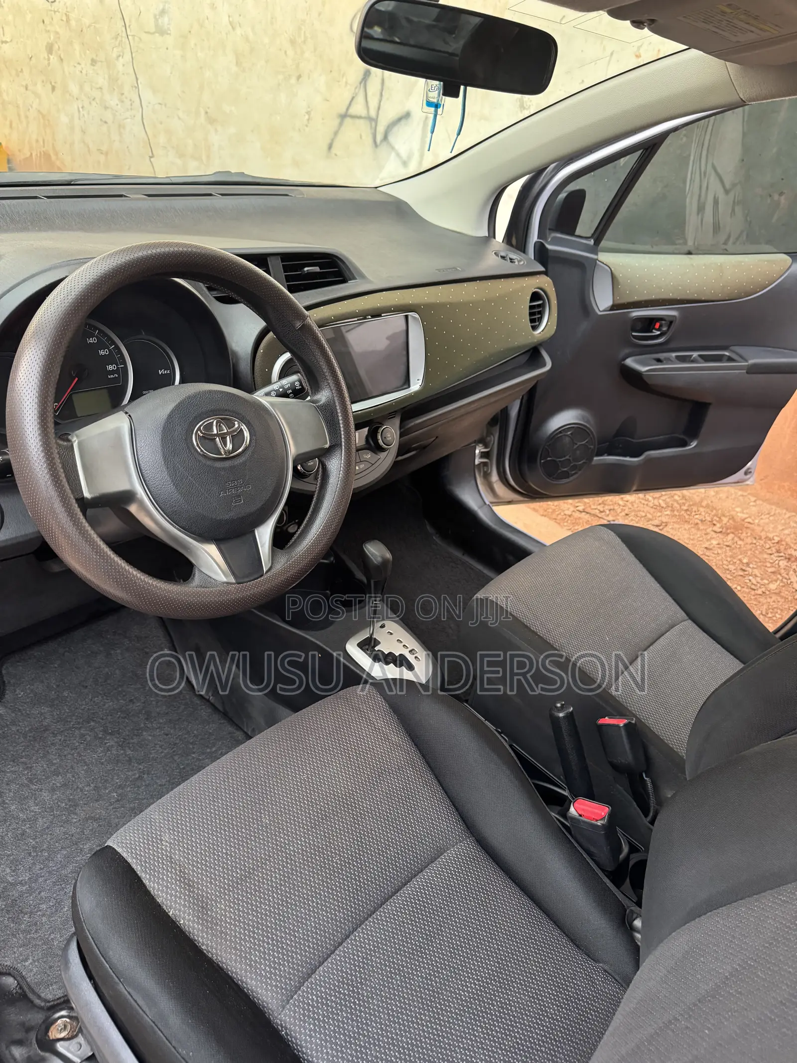 Toyota Vitz 2013 Silver