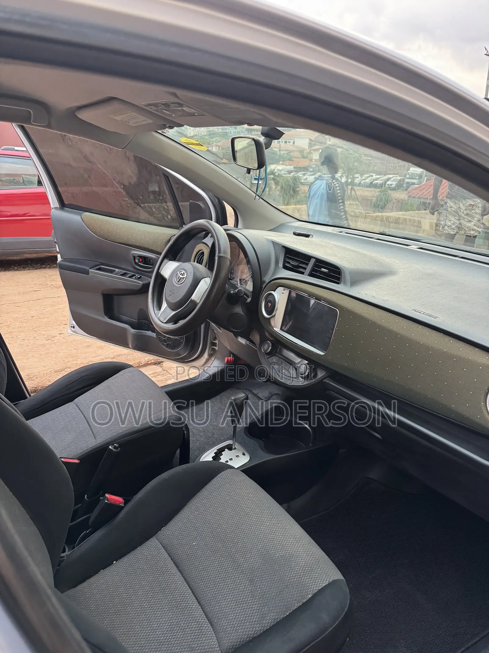 Toyota Vitz 2013 Silver